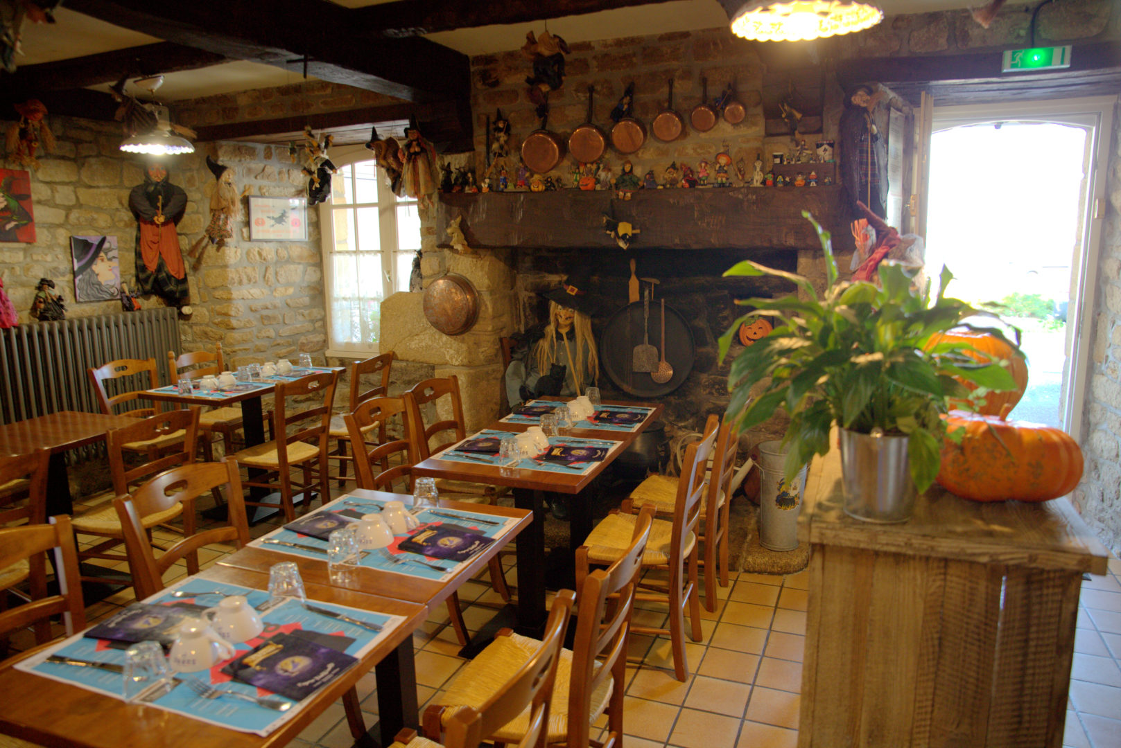 etablissement - Crêperie La Sorcière etablissement